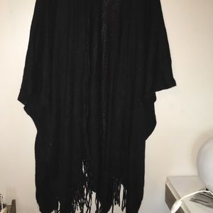 FRINGE DETAIL LONG SHAWL